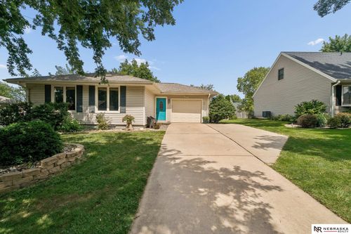 8520 Morning Glory Ln, Lincoln, NE, 68505-3155 | Card Image