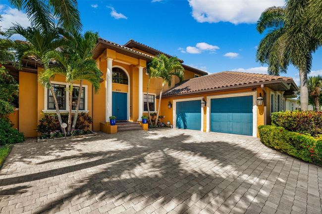 700SF garage with epoxy floors and tremendous storage! | Image 6