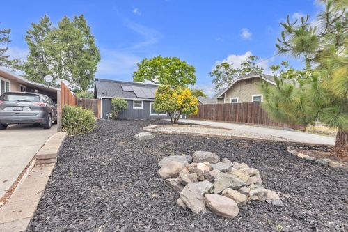 943 Frazier Ave, Santa Rosa, CA, 95404-5834 | Card Image