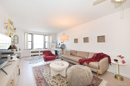 apt-3a-6 Birchwood Ct, Mineola, NY, 11501-4518 | Card Image