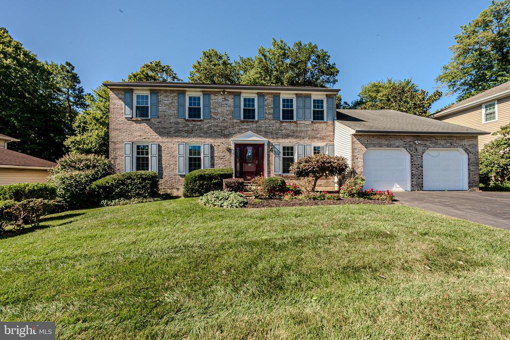 Longspur Dr, Wilmington, DE 19808