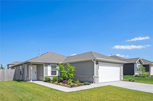 8000 Se 6th St, Blue Springs, MO, 64014-5238 | Card Image