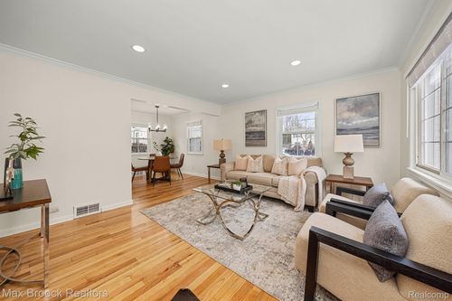 695 Graefield Ct, Birmingham, MI, 48009-7539 | Card Image