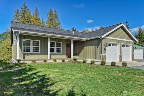 19443 Oakleaf Ln, Sedro Woolley, WA, 98284-7664 | Card Image