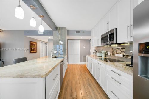 apt-702-3850 Washington St, Hollywood, FL, 33021-7355 | Card Image