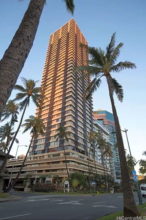1811-444 Niu St, Honolulu, HI, 96815-1876 | Card Image