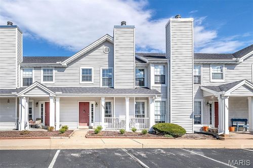 1408 Whispering Creek Dr, Ballwin, MO, 63021-8424 | Card Image