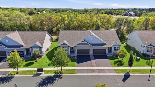 1584 Southpoint Dr, HUDSON, WI, 54016-5564 | Card Image