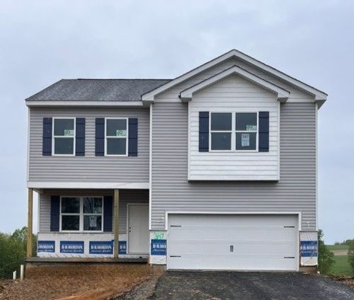 379 Leslie Farms Dr, Evans City, PA, 16033-4735 | Card Image