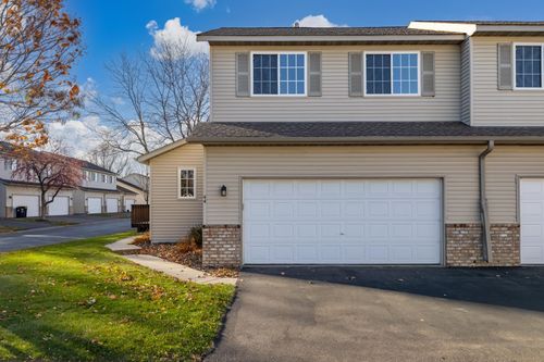 44 Willow Way, Farmington, MN, 55024-8407 | Card Image
