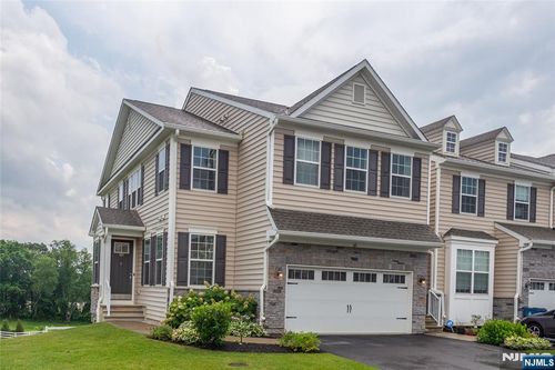 601 Charleston Dr, Monroe, NJ, 08831-3329 | Card Image