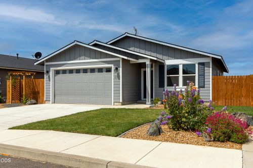 633 Patriot Dr, Metolius, OR, 97741-2319 | Card Image