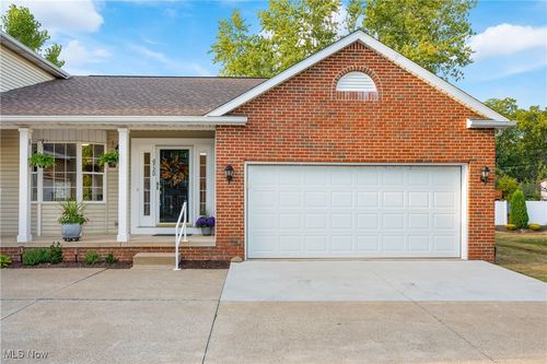 6720 Hogan Way Nw, Canton, OH, 44718-1097 | Card Image
