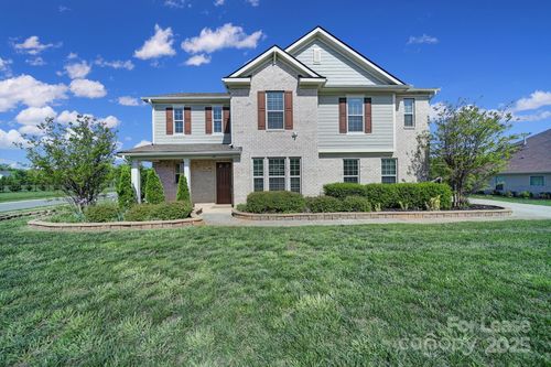 610 Blaise Ct, Matthews, NC, 28104-8900 | Card Image