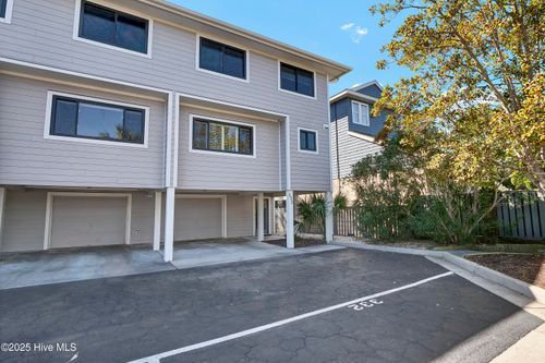 332 Causeway Dr, Wrightsville Beach, NC, 28480-1822 | Card Image