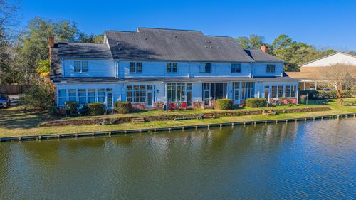 205 Woodlake Dr, Summerville, SC, 29485-8347 | Card Image