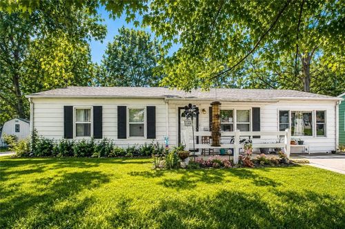 1304 N Indian Ln, Independence, MO, 64056-1135 | Card Image