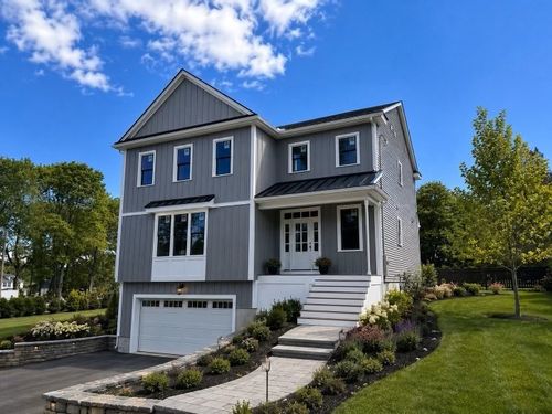 25 Cox St, Hudson, MA, 01749-1438 | Card Image
