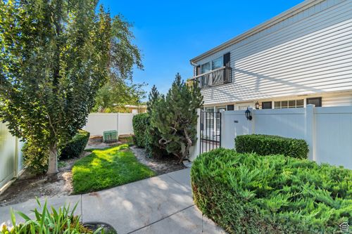 582 E 4010 S, Murray, UT, 84107-1922 | Card Image