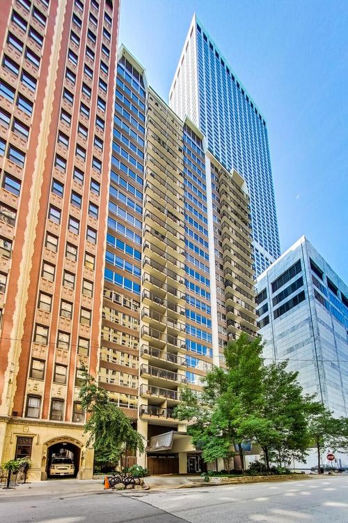 3a-201 Chestnut St, Chicago, IL, 60611-2353 | Card Image