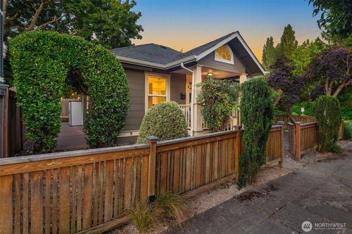 402 31st Avenue E, Seattle, WA, 98112 | Card Image