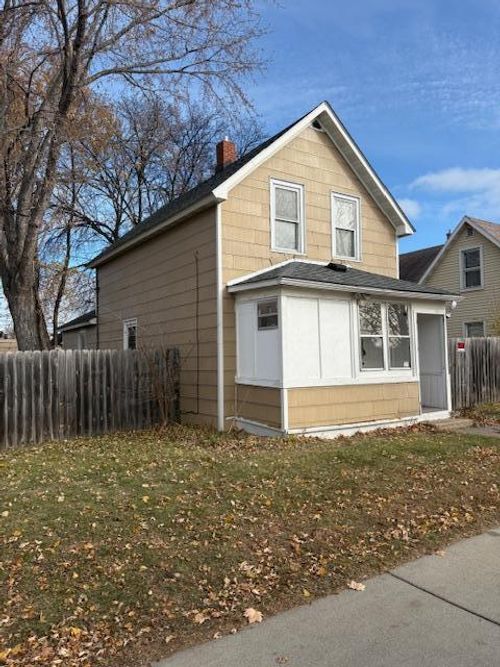 428 10th Ave N, Saint Cloud, MN, 56303-3644 | Card Image