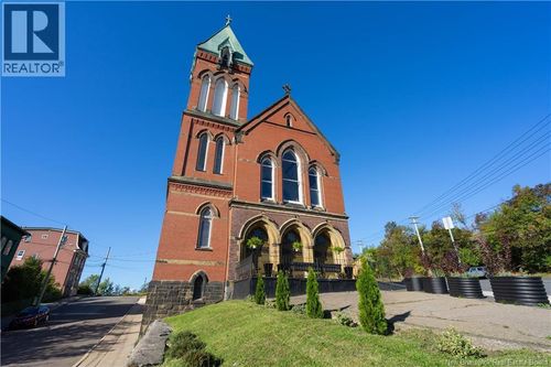 348 Rockland Rd, Saint John, NB, E2K3K4 | Card Image