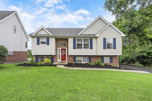 196 Oakbrook Cir, Pittsburgh, PA, 15220-4656 | Card Image