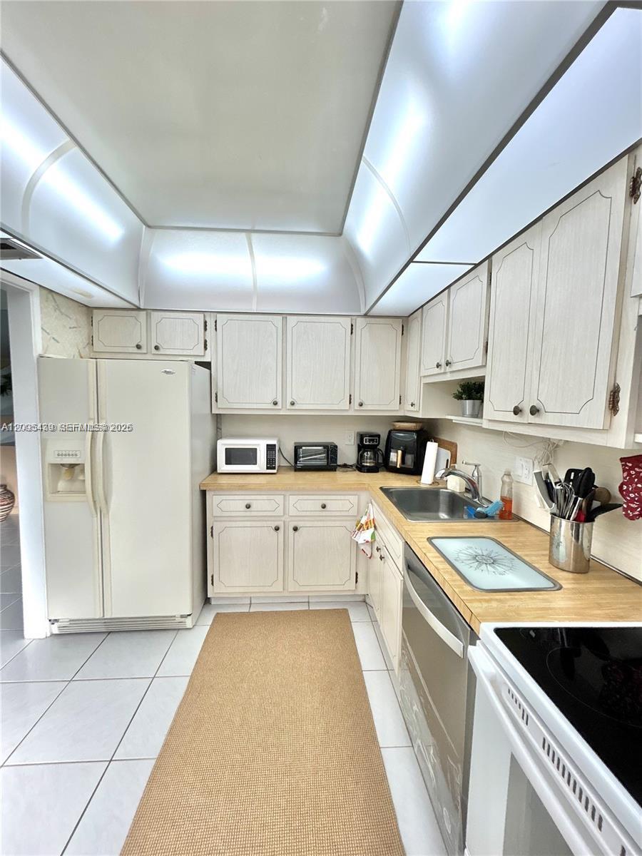 Residential in Pompano Beach 4