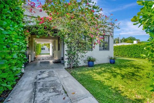 2763 Nw 3rd St, Miami, FL, 33125-5013 | Card Image