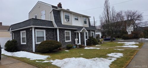 2 Sportsmans Ave, Freeport, NY, 11520-5006 | Card Image