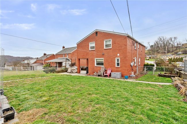 1009 Connor Rd, House other with 5 bedrooms, 2 bathrooms and 1 parking in Castle Shannon PA | Image 25