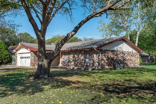 703 Rolling Ridge Ln, Duncanville, TX, 75116-2557 | Card Image