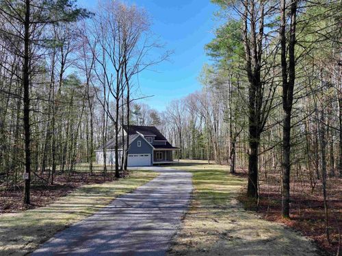 234 Oakledge Way, Milton, VT, 05468-4053 | Card Image