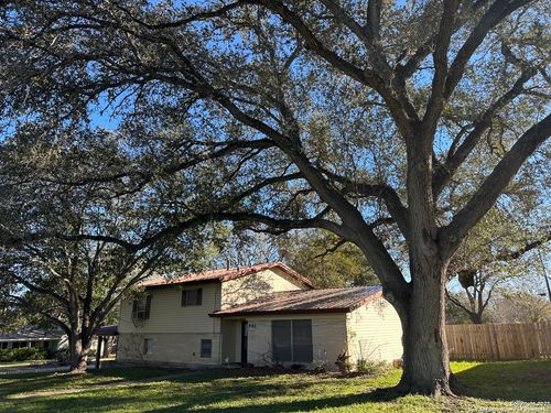 701 Fannin St, Kenedy, TX, 78119-3015 | Card Image