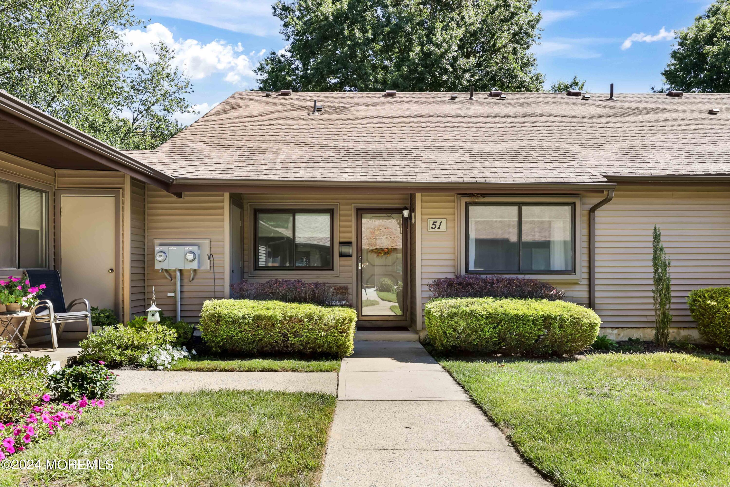 Hanover Ct, Red Bank, NJ 07701