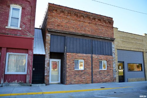 114 E Market St, Colchester, IL, 62326-1304 | Card Image