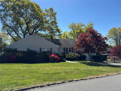 68 Brendon Hill Rd, Scarsdale, NY, 10583-4810 | Card Image