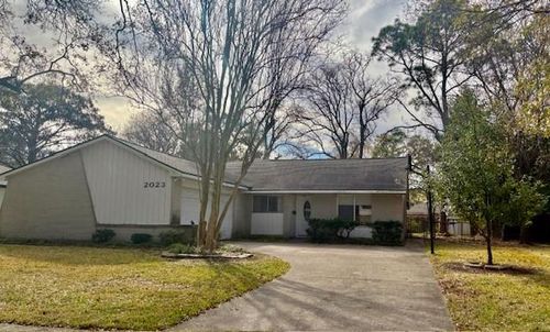 2023 Westlake Rd, Houston, TX, 77062-6122 | Card Image