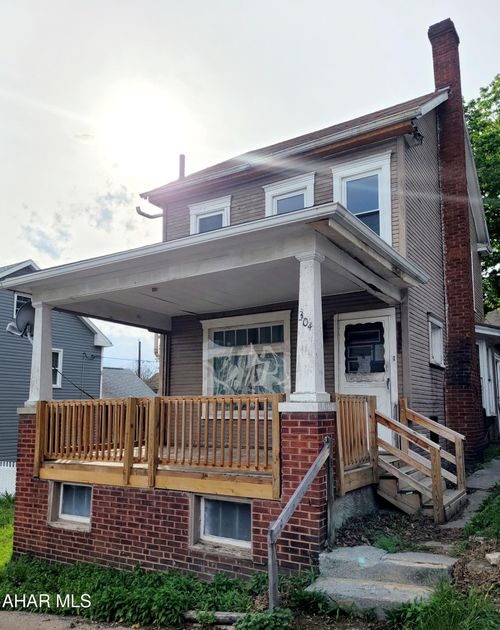 304 Maple Ave, ALTOONA, PA, 16601-4247 | Card Image