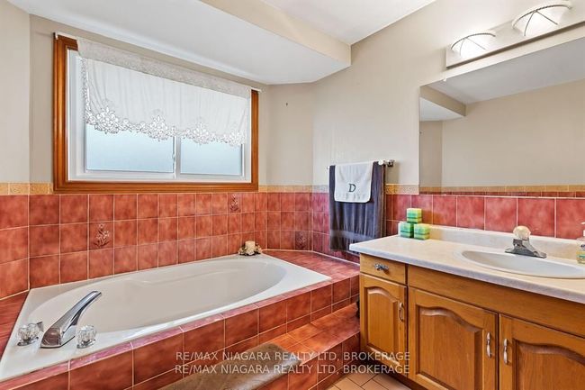 231 W Side Rd, House other with 3 bedrooms, 3 bathrooms and 4 parking in Port Colborne ON | Image 27