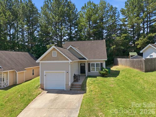 6330 Derryfield Drive, Charlotte, NC, 28213 | Card Image