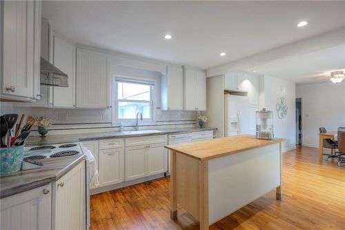 12701 10th St, Grandview, MO, 64030-2419 | Card Image