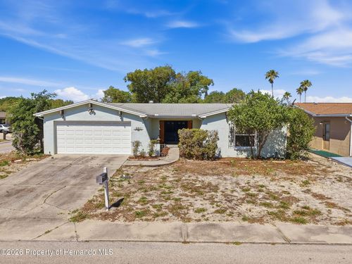 9811 Woodstock Ln, PORT RICHEY, FL, 34668-4266 | Card Image