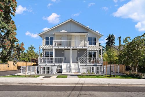 302-483 South Joffre St, Esquimalt, BC, V9A6C7 | Card Image
