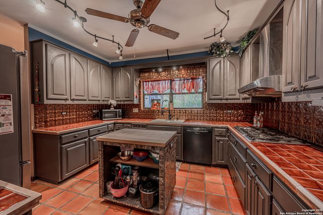 7802 Timber Top Dr, House other with 3 bedrooms, 4 bathrooms and null parking in Fair Oaks Ranch TX | Image 31