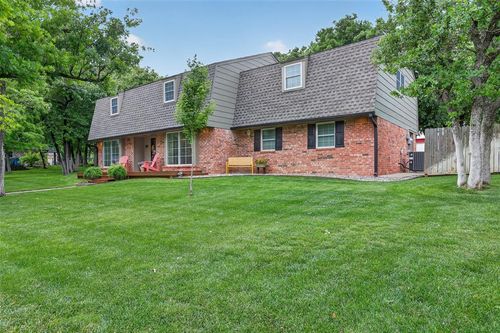 2113 Hummingbird Ln, Edmond, OK, 73034-6040 | Card Image