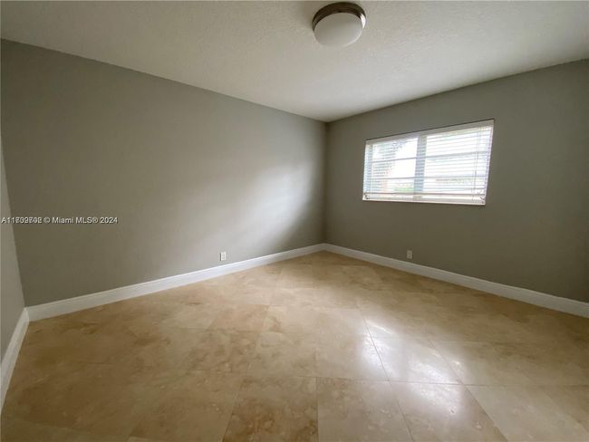APT-301 - 232 Ne 12 Th Ave, Condo with 2 bedrooms, 2 bathrooms and null parking in Hallandale Beach FL | Image 11