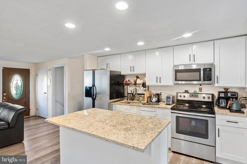 7627 Fallswood Way, LORTON, VA, 22079-1729 | Card Image