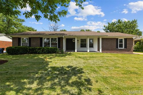 1993 Greenheath Dr, Florissant, MO, 63033-1212 | Card Image